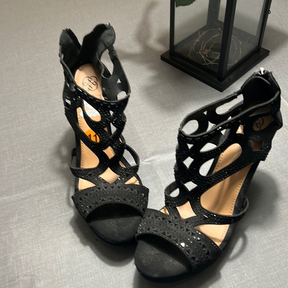 Daisy Fuentes Wedge